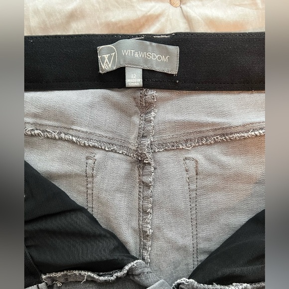 WIT AND WISDOM Women's Ab
Technology Jeans 12 gray color embellished eyelash hem - Picture 9 of 12